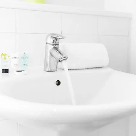 Centre Townhouse - Three Bedrooms - Garage - Garden - Balcony 19l * Birmingham